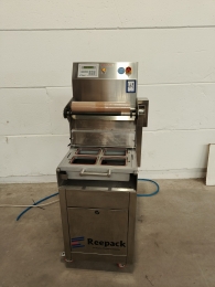 Reepack Semi-Automatic Traysealer with oxygen pump